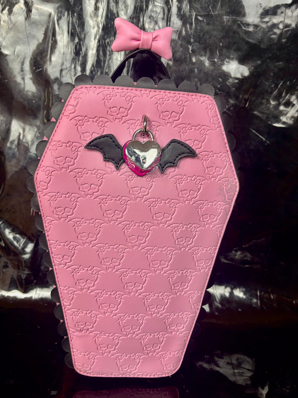 MOCHILA DRACULAURA COFFIN 🦇🖤💕