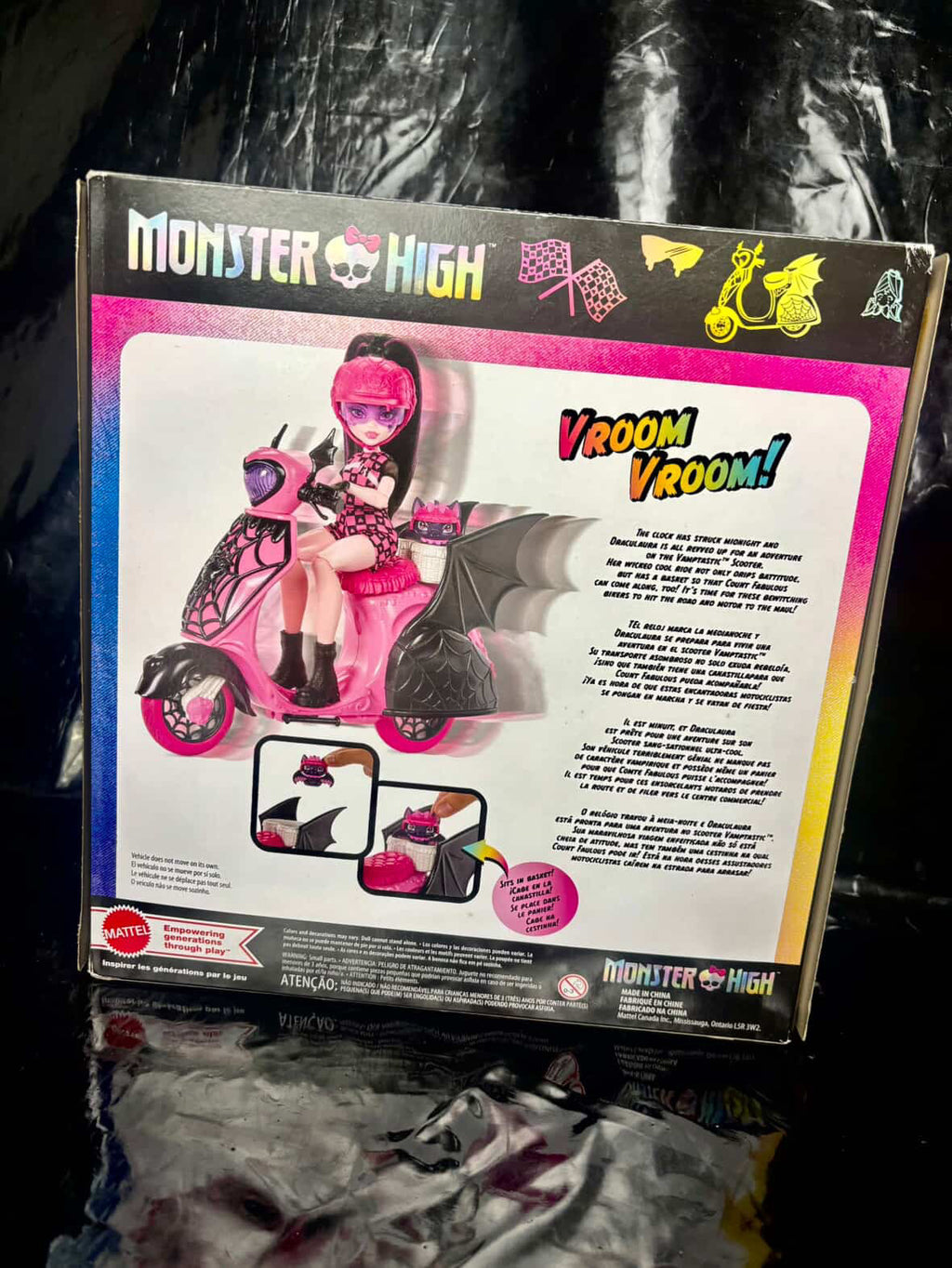 Draculaura vamptastic scooter