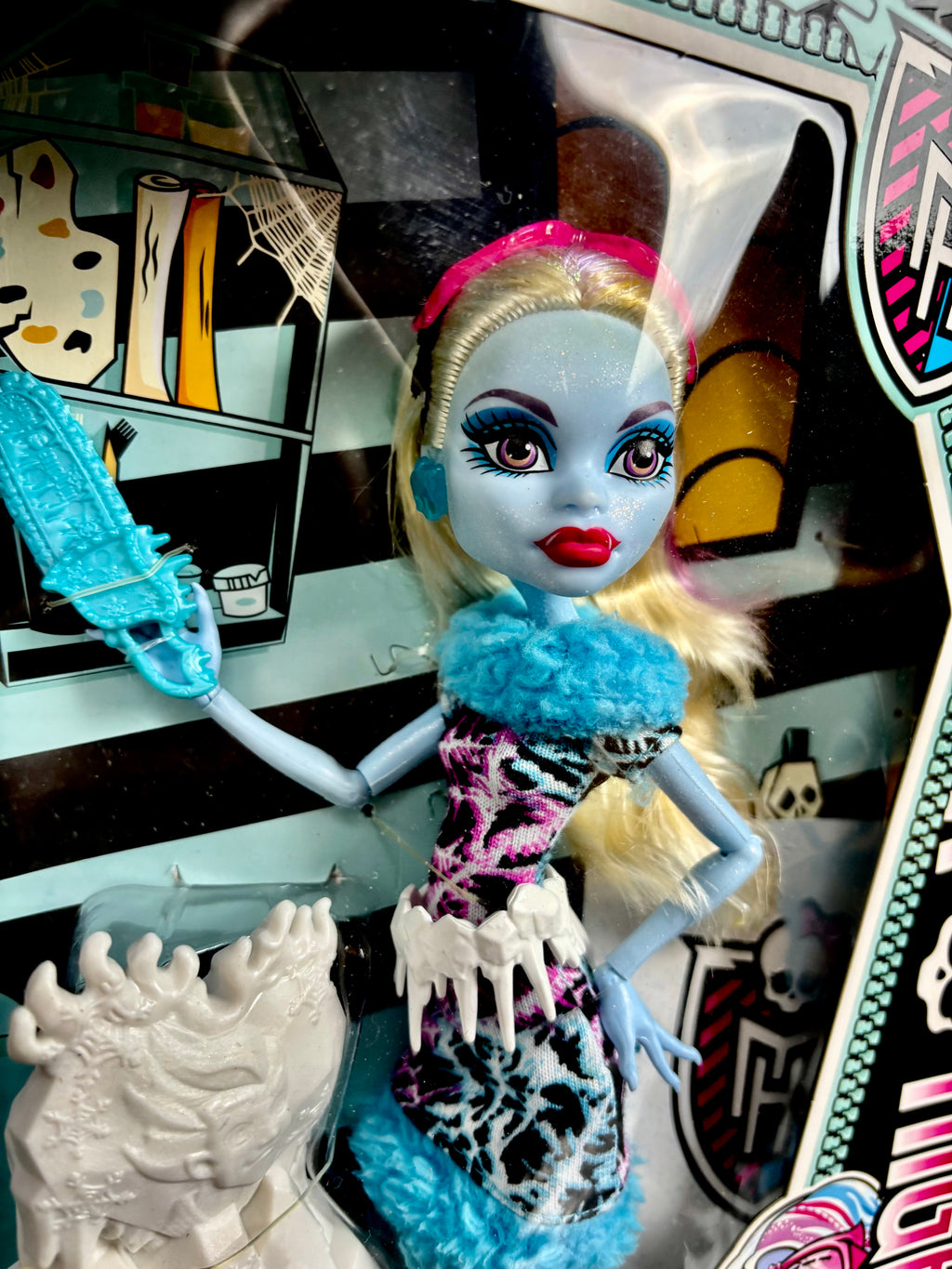 Abbey  bominable - art class g1 ❄️🎨