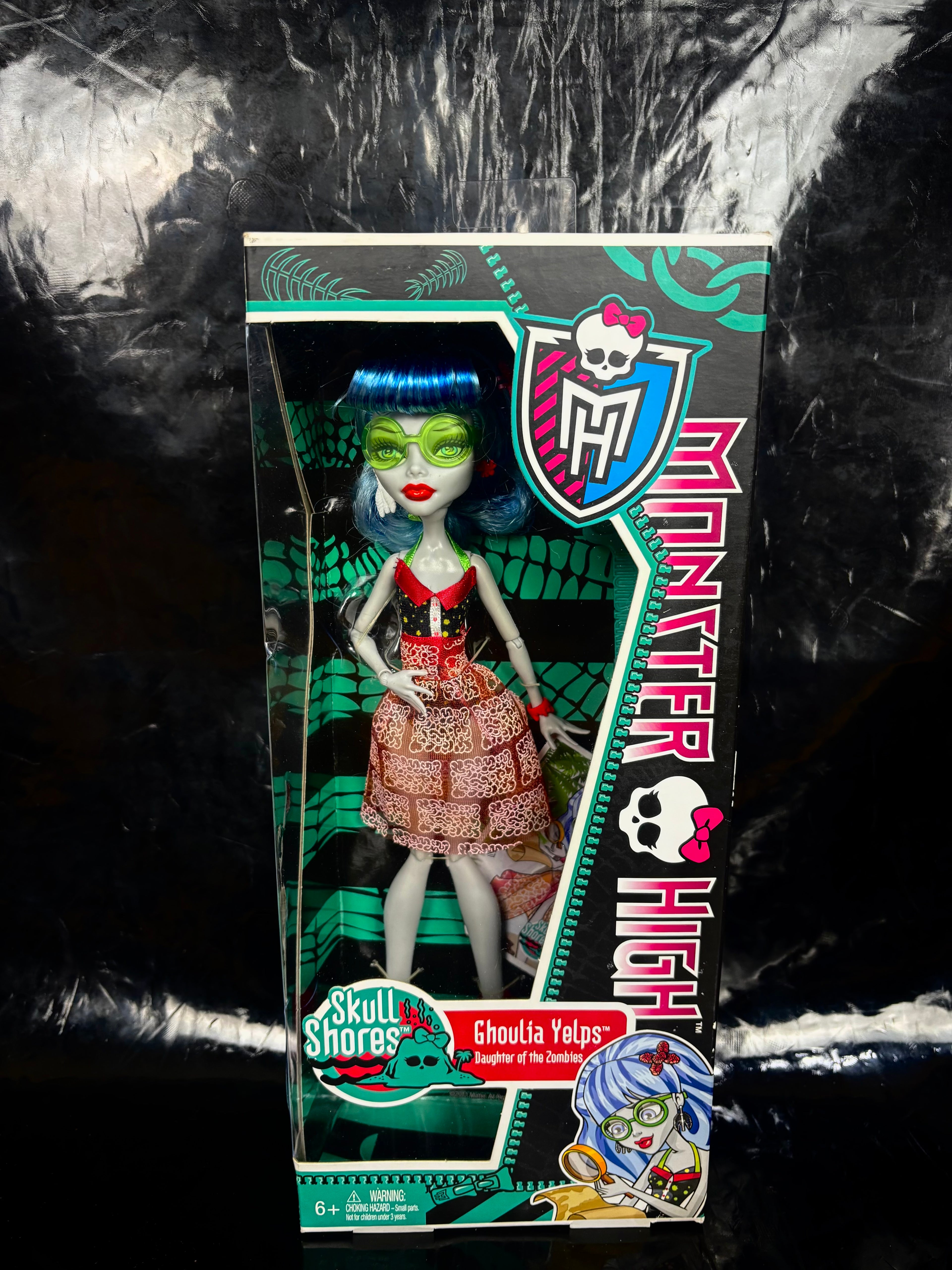 Ghoulia- Skull shores
