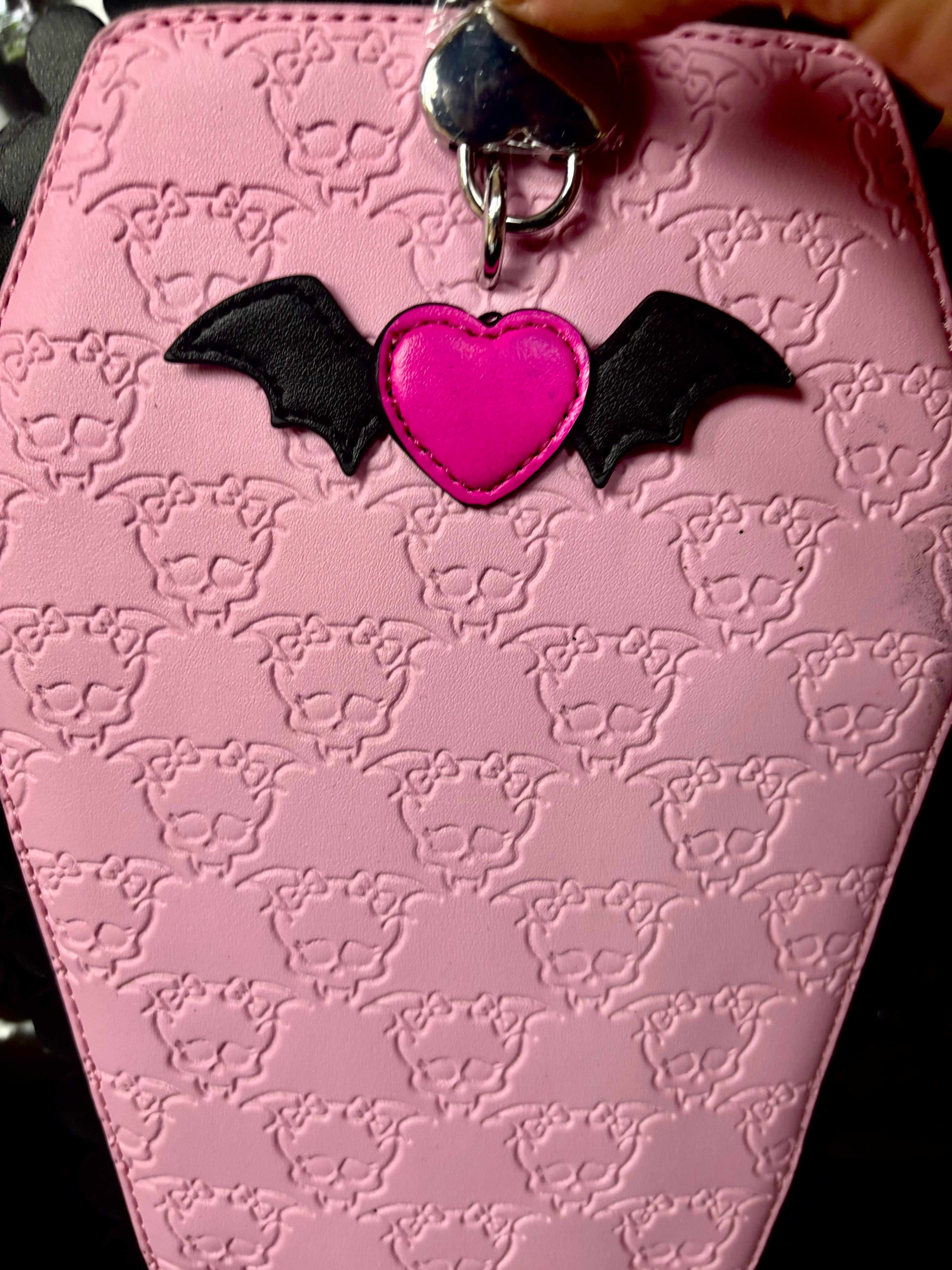 MOCHILA DRACULAURA COFFIN 🦇🖤💕
