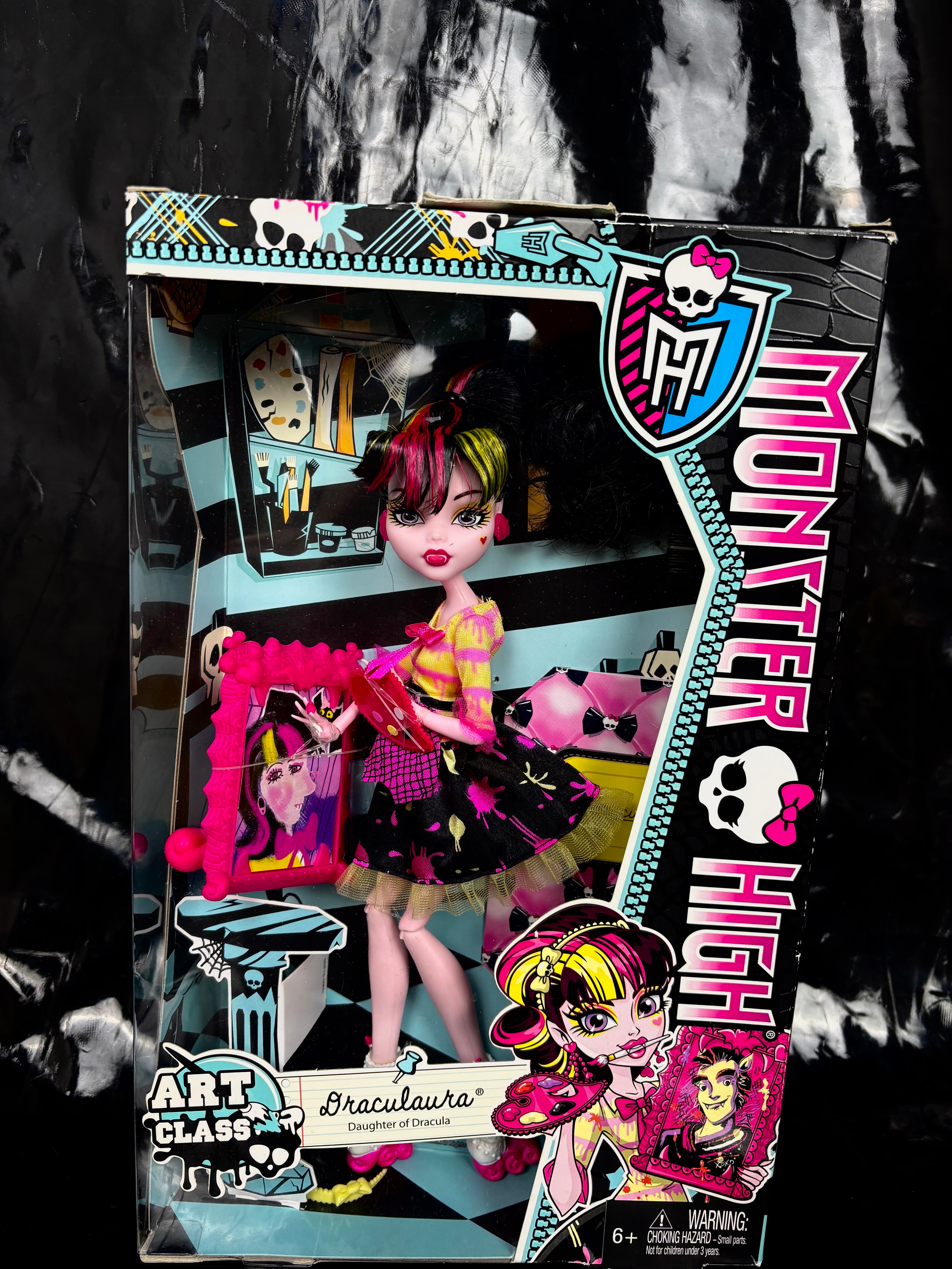 Draculaura art class🎨💕🖤🦇