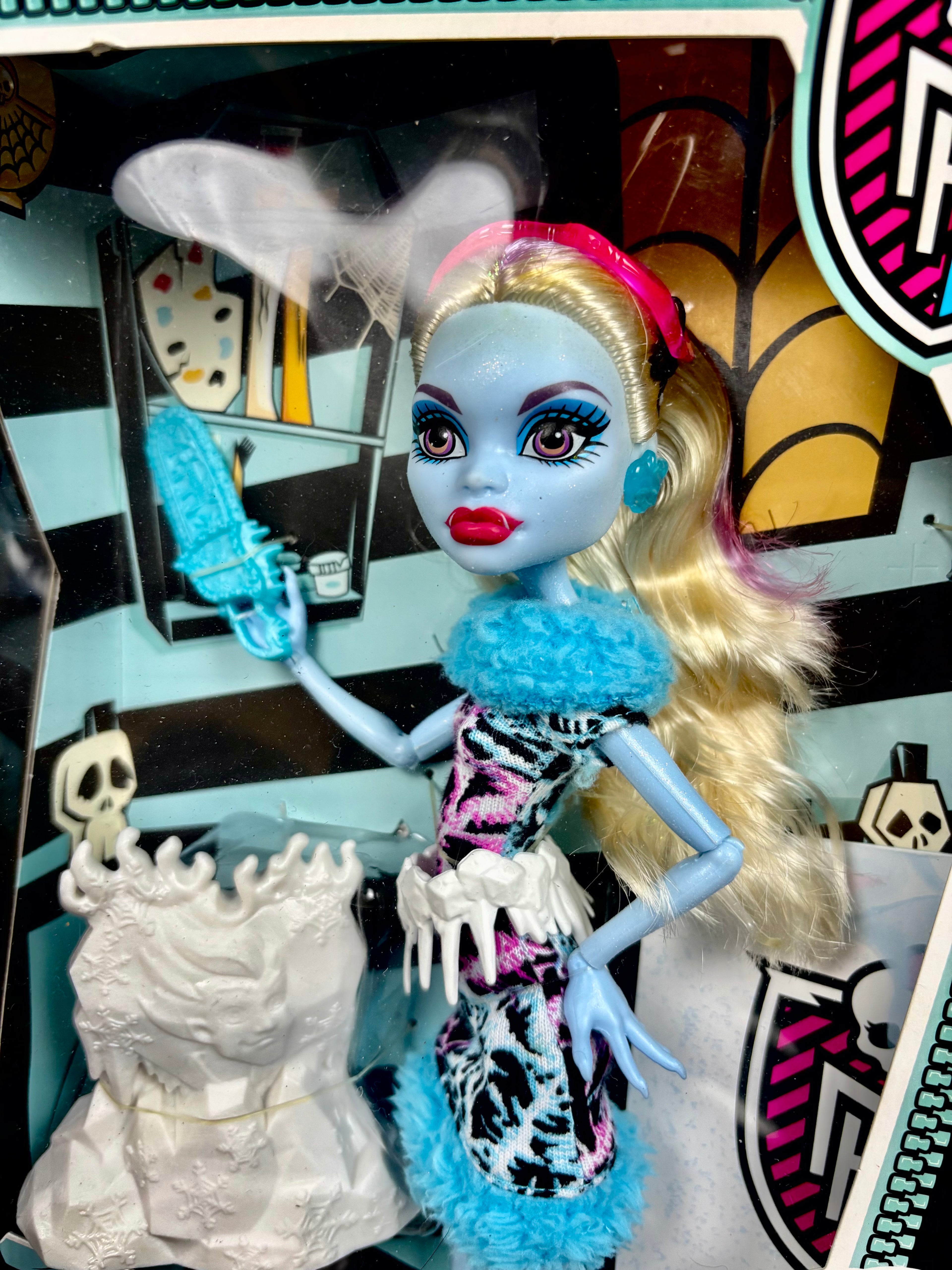 Abbey  bominable - art class g1 ❄️🎨