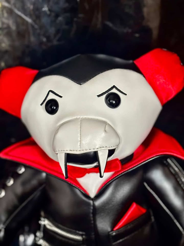 MOCHILA DRÁCULA TEDDY 🦇🩸