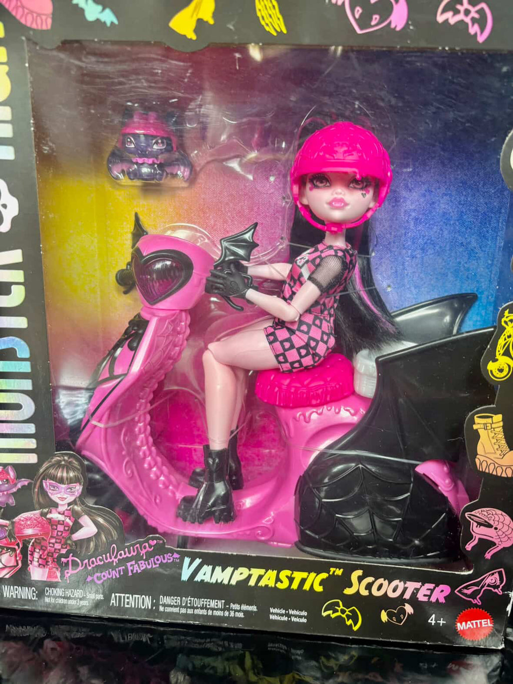 Draculaura vamptastic scooter
