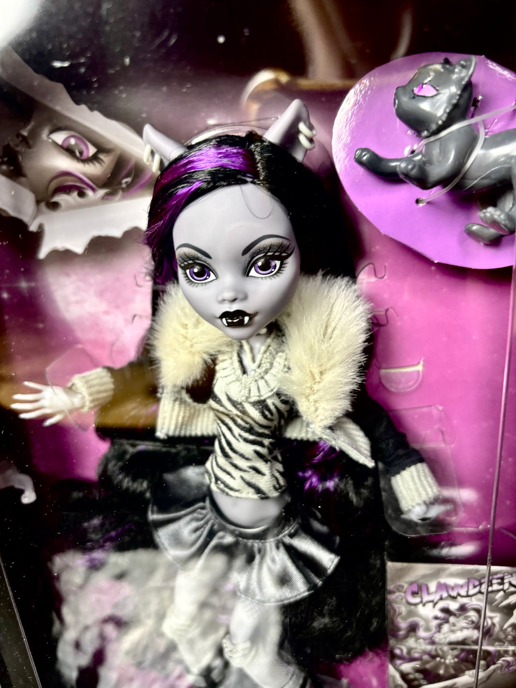 Muñeca CLAWDEEN WOLF 🖤💜