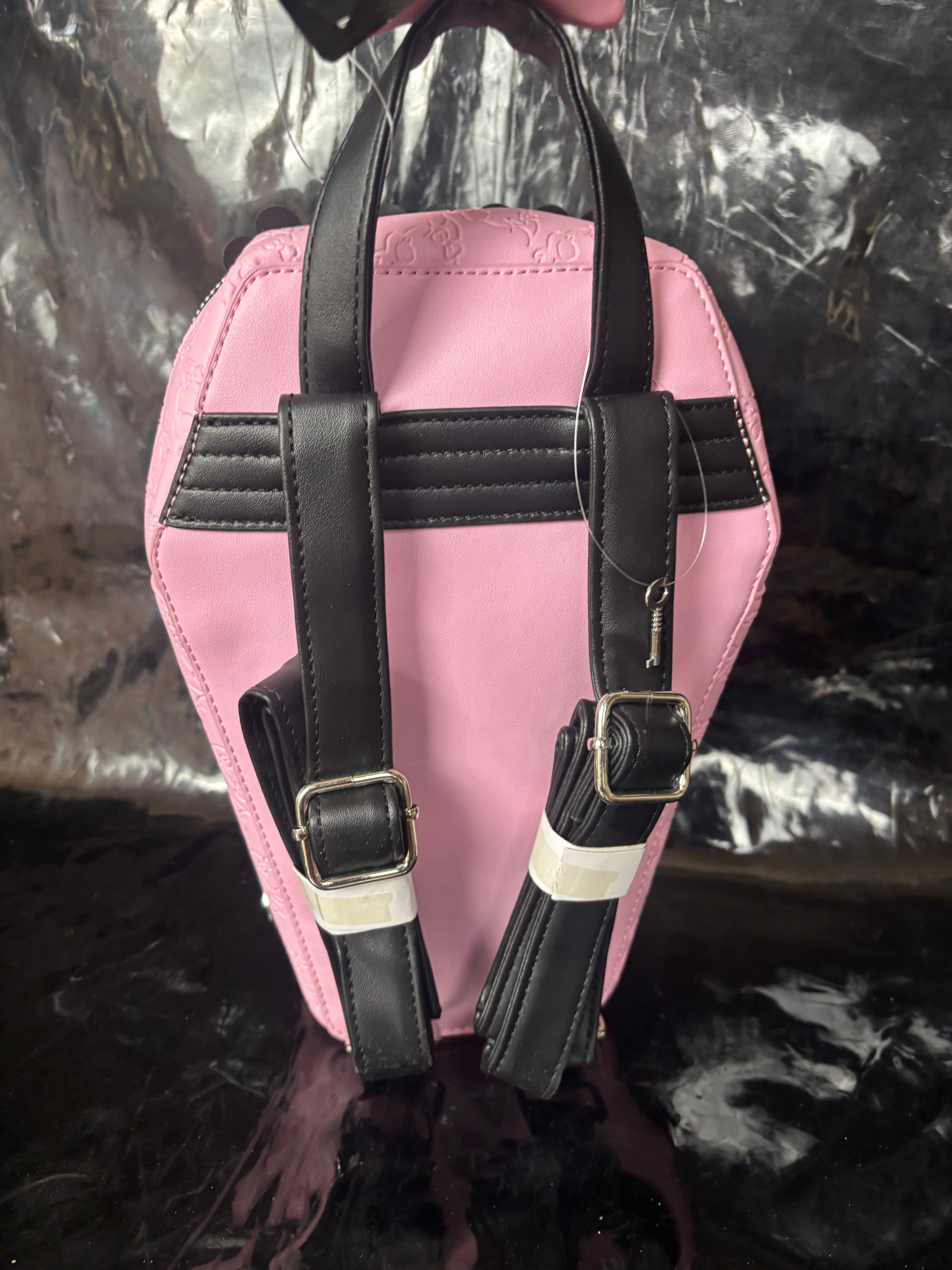 MOCHILA DRACULAURA COFFIN 🦇🖤💕