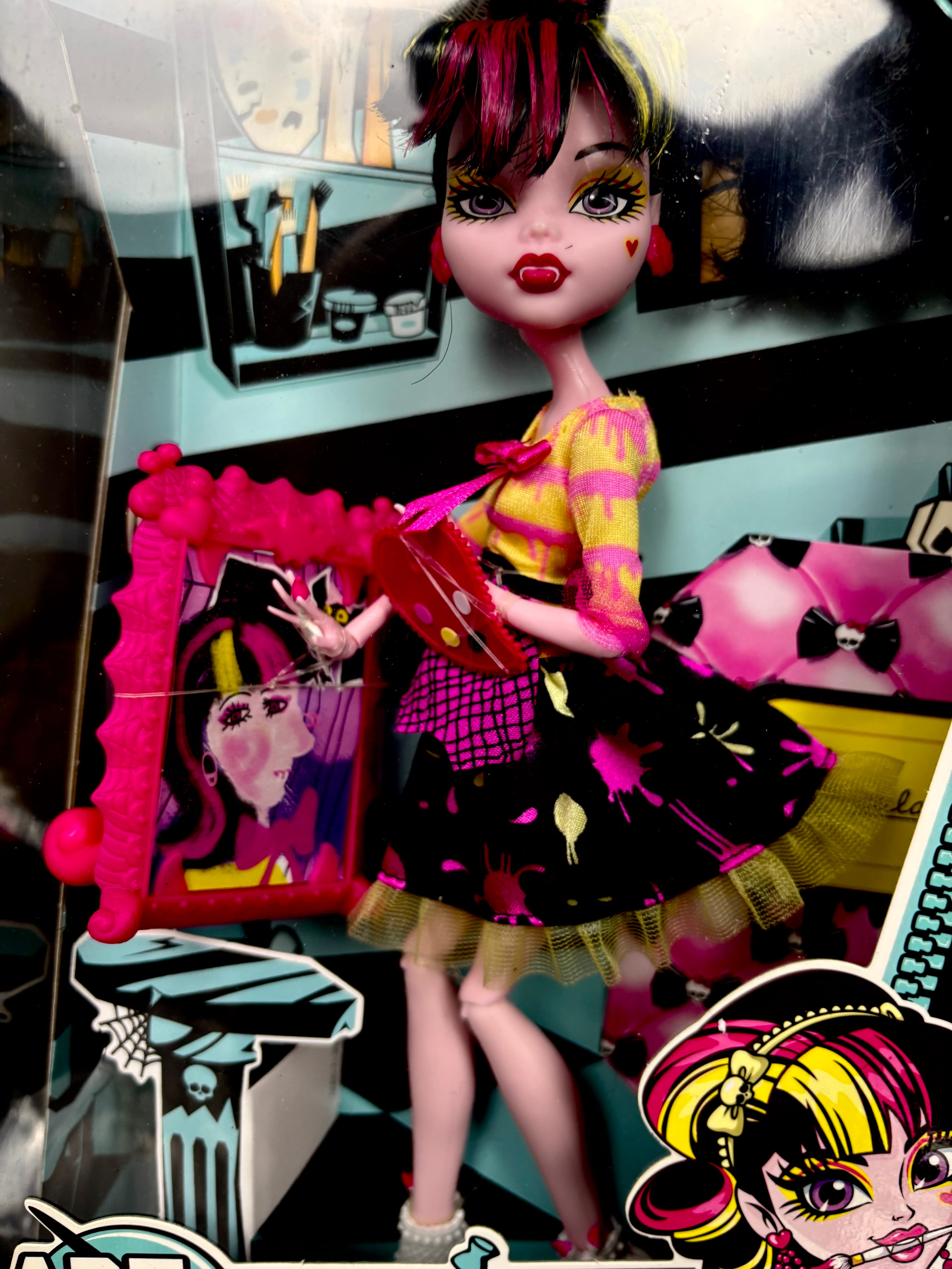 Draculaura art class🎨💕🖤🦇