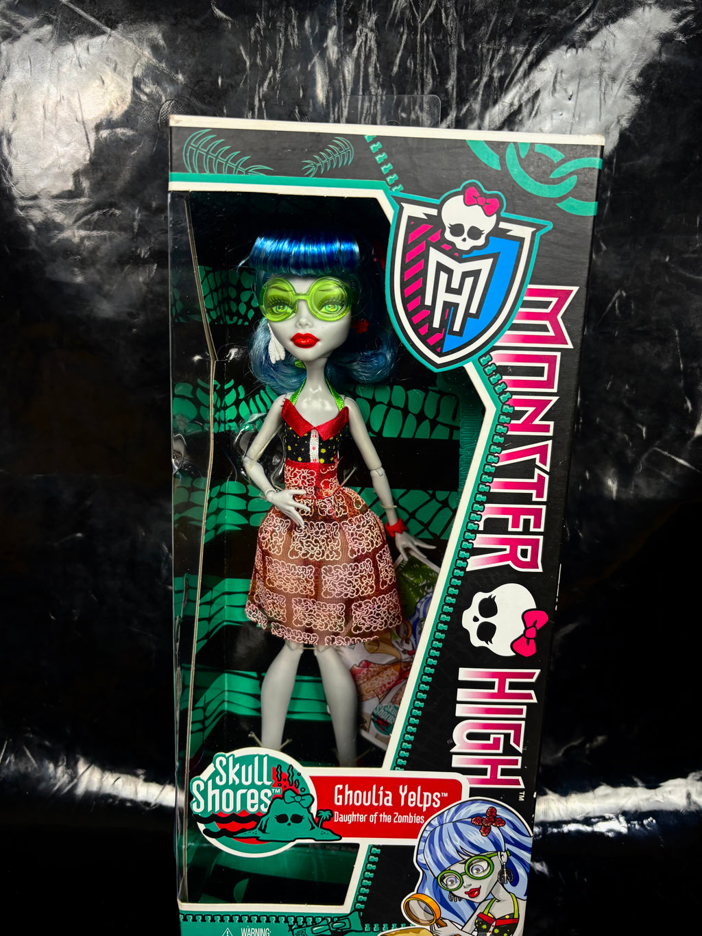 Ghoulia- Skull shores