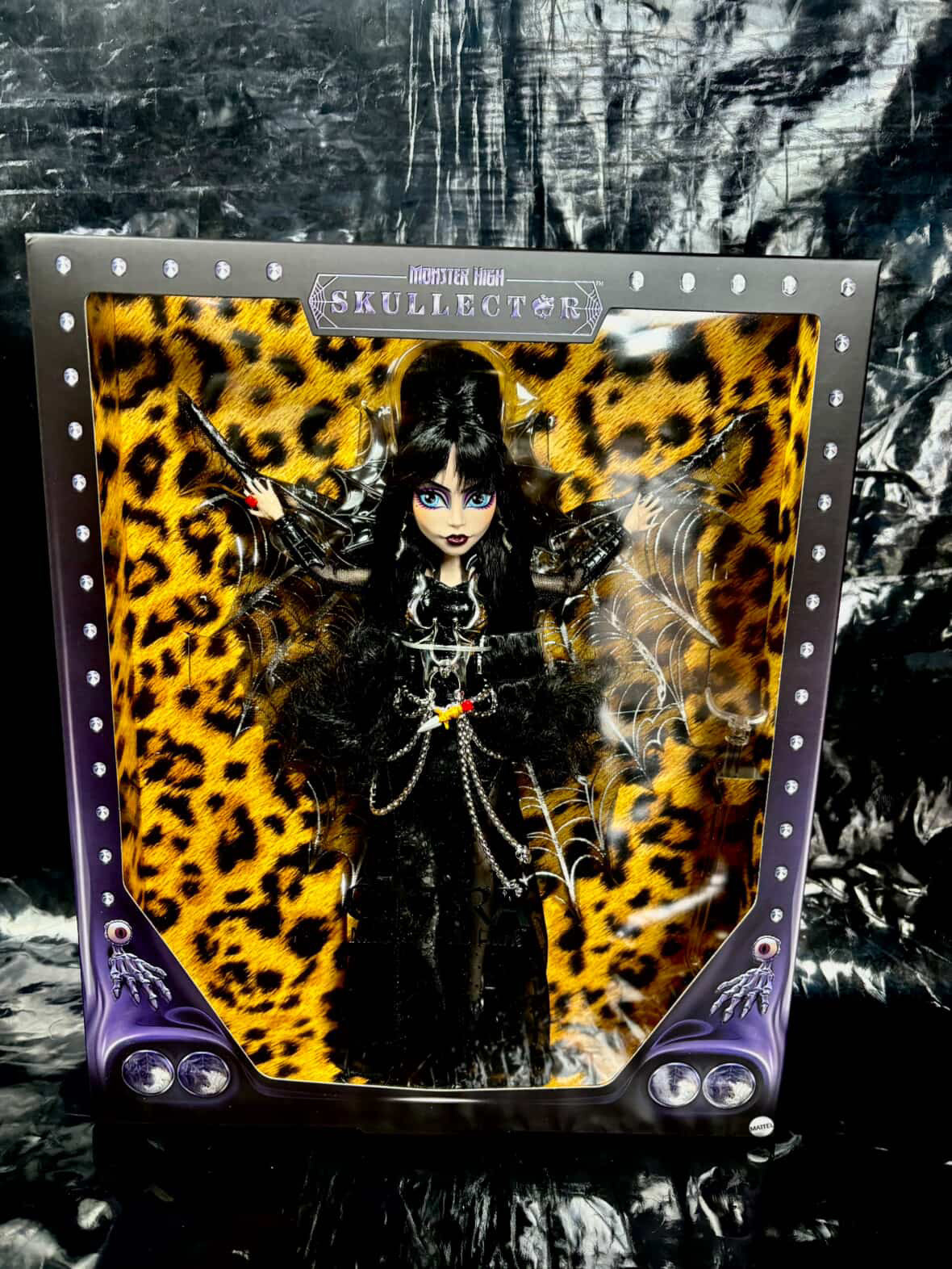 Elvira monter high Skullector