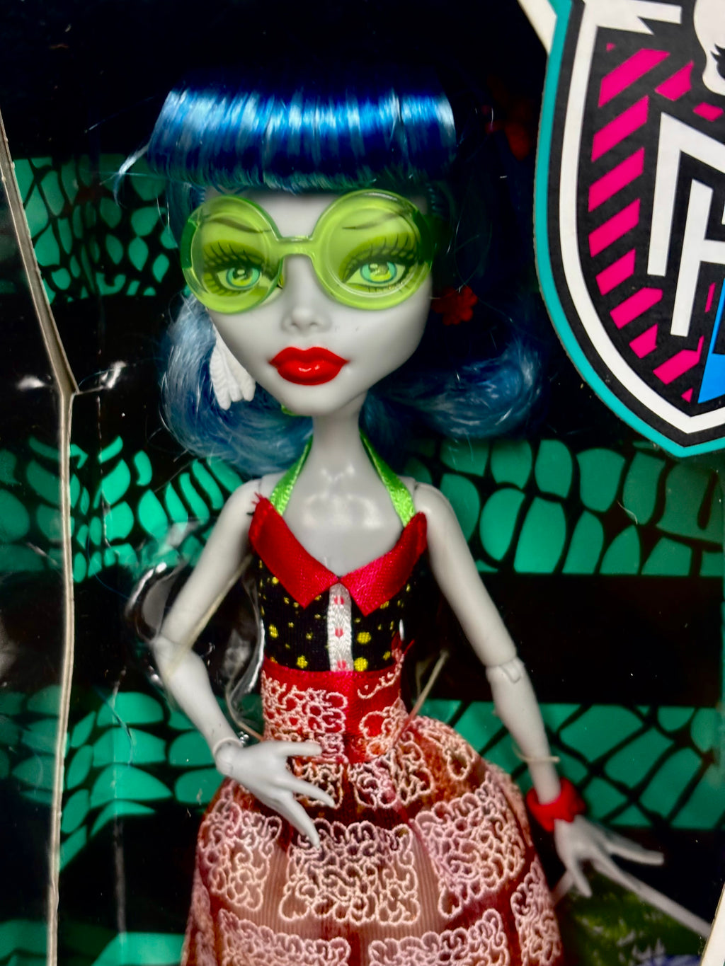 Ghoulia- Skull shores