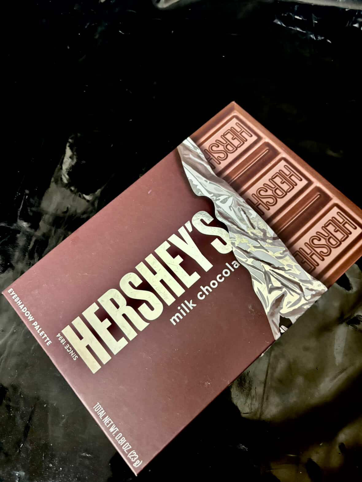 Hershey’s milk chocolate paleta sombra