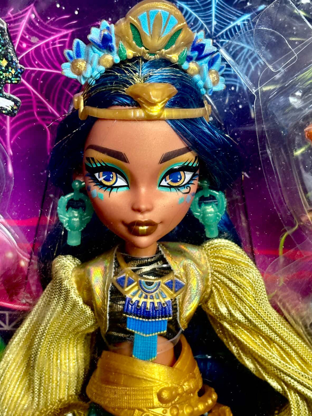 Cleo denile monters fest Coleccion