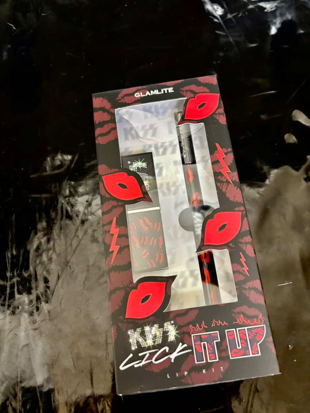 Lip Kit lick it up kiss glam life